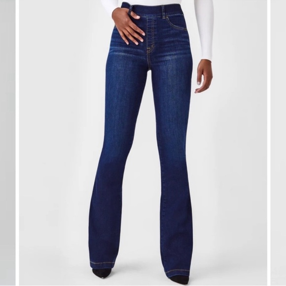 SPANX Denim Pull On Flare Jeans Size Extra Small Petite NWT - Picture 1 of 8
